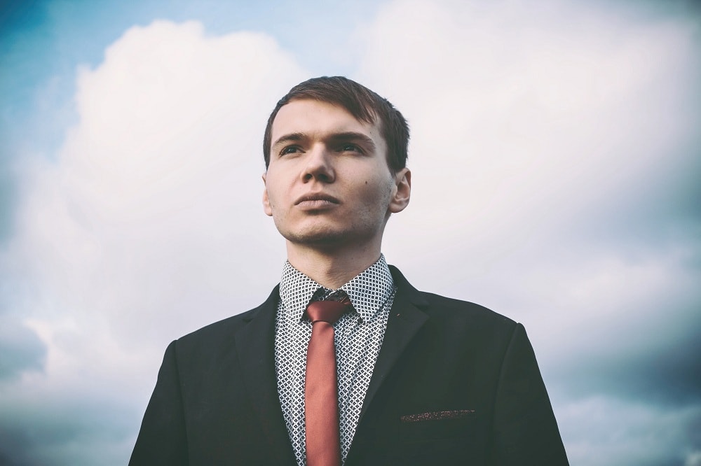 use body language to boost confidence