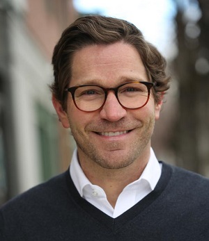 Brett Dericott Headshot