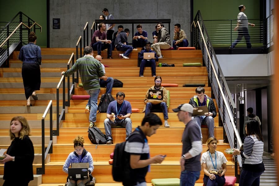 Amazon to Offer Workers a Permanent Job