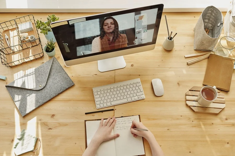 Zoom etiquette dos and donts video meeting