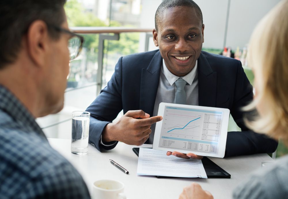 difference between roth IRA and 401(k)