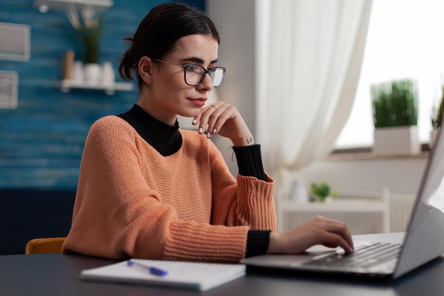 how to write sorry for the late reply email