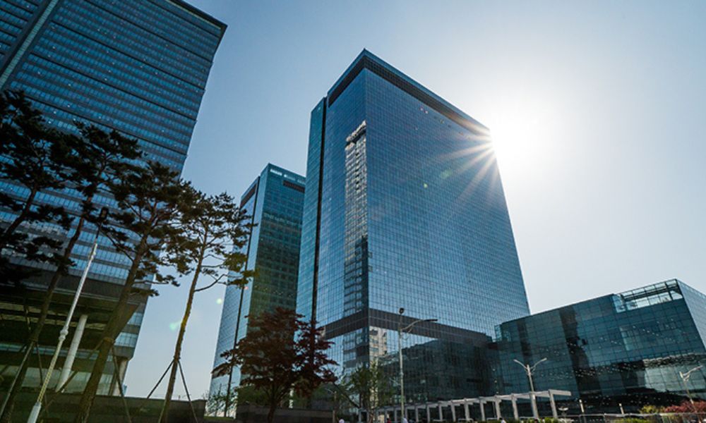 South Korea’s Samsung Union Stages First Walkout Over Pay