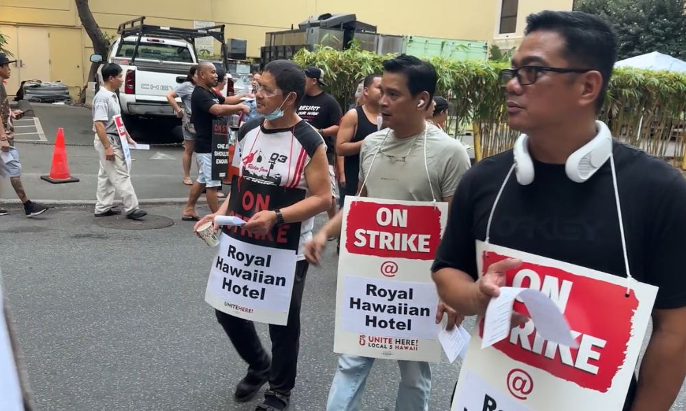 10,000 hotel workers