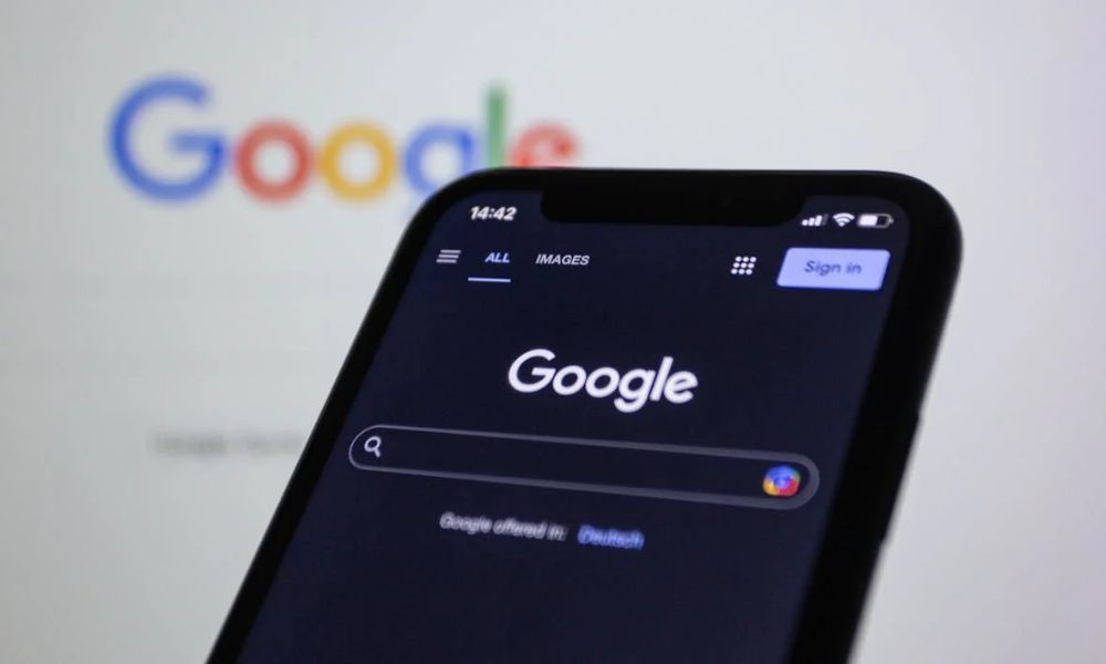 Google employees petition layoff