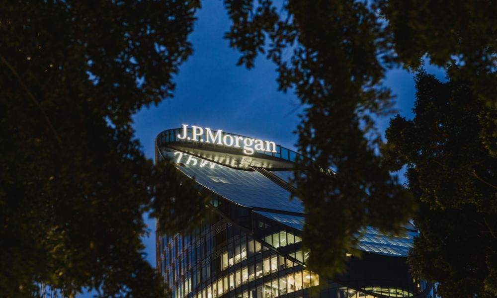 JP Morgan 5-day office mandate