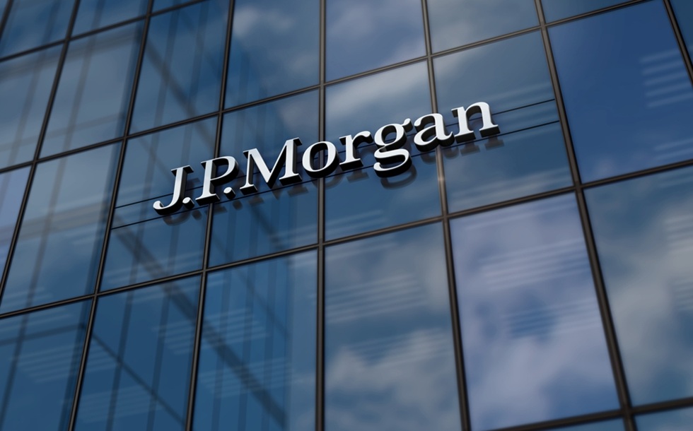 JP Morgan Job hopping unique stance junior bankers