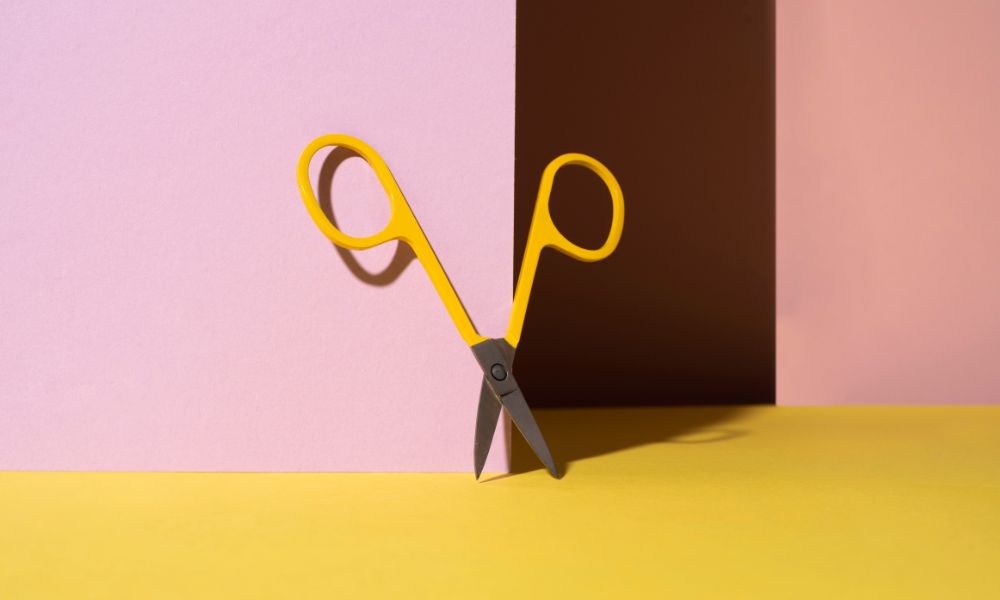 how to conduct layoffs