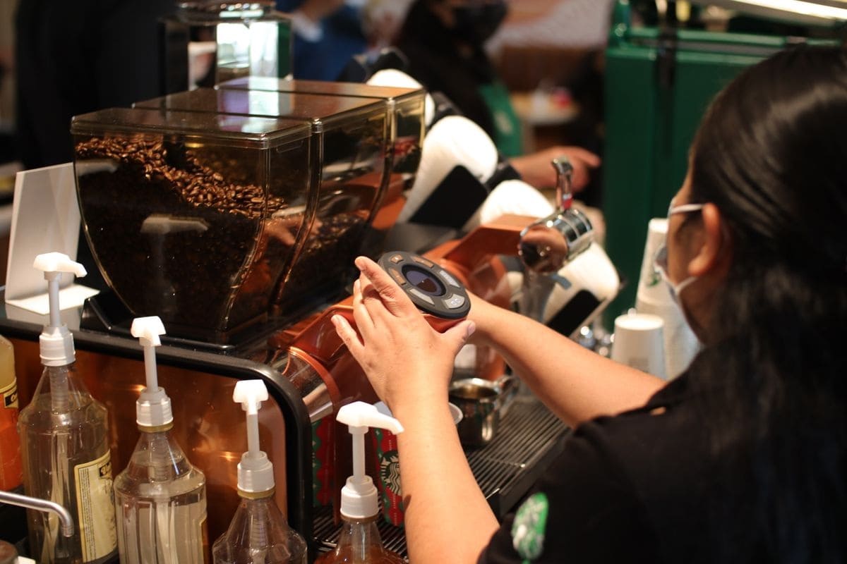 Starbucks best of rewards program compensation model worker pay raises(1)