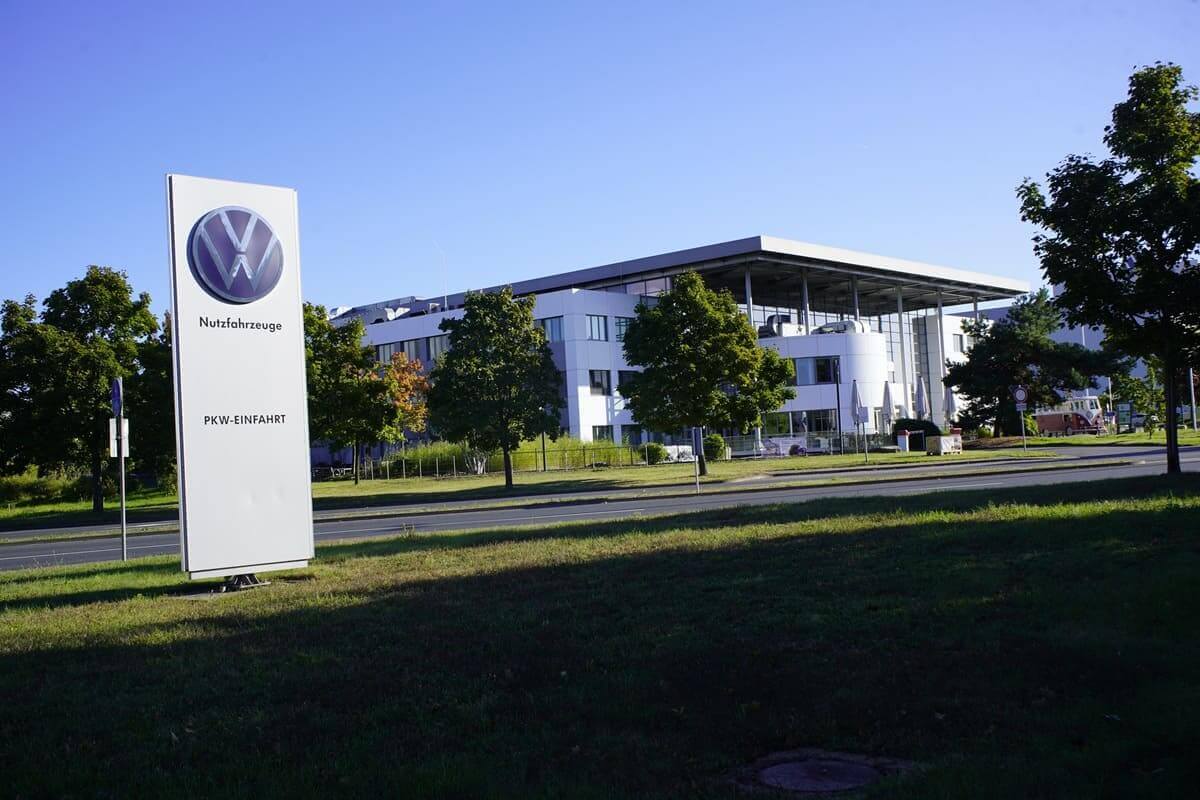 Volkswagen plant in Hanover (1)